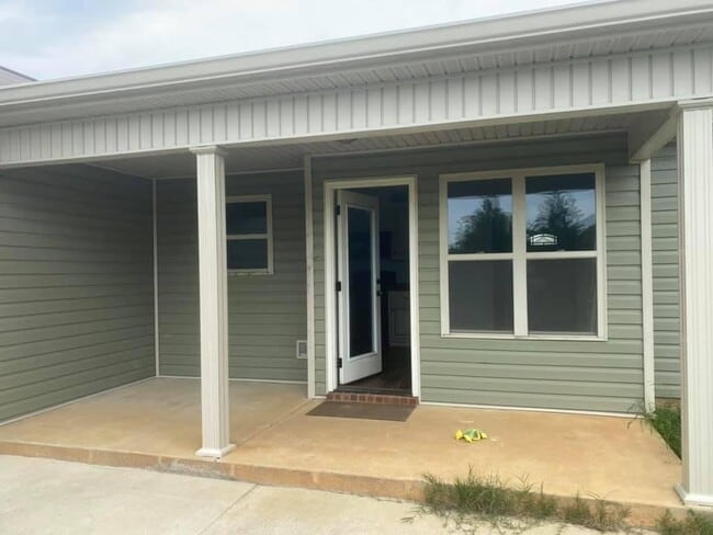 Building Photo - Charming 3 Bed, 2 Bath in Perry Home with 1232 Sq Ft - Move-In Ready!