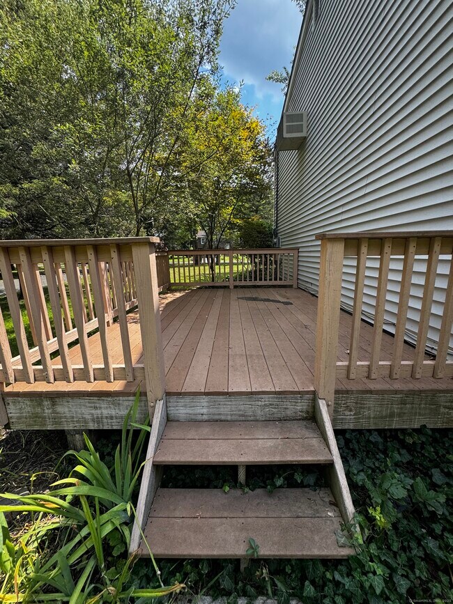 Building Photo - 43 Plumtrees Rd