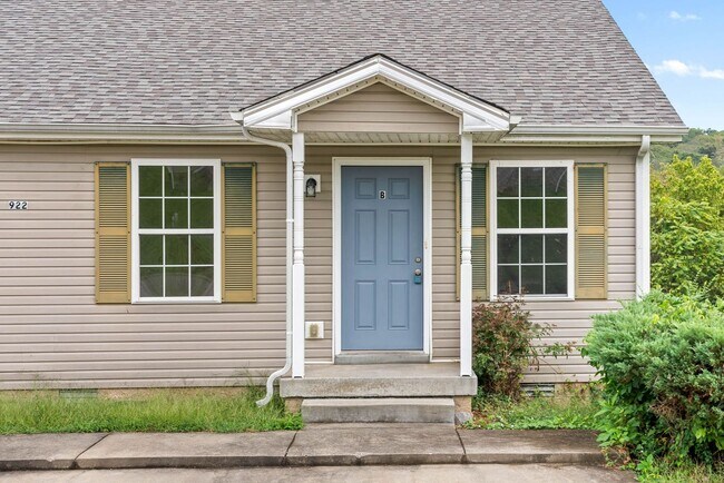 Building Photo - 922 Kingsbury Dr