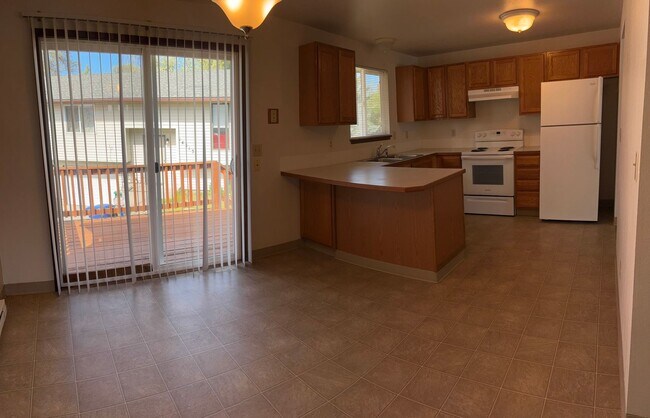 Building Photo - 1347