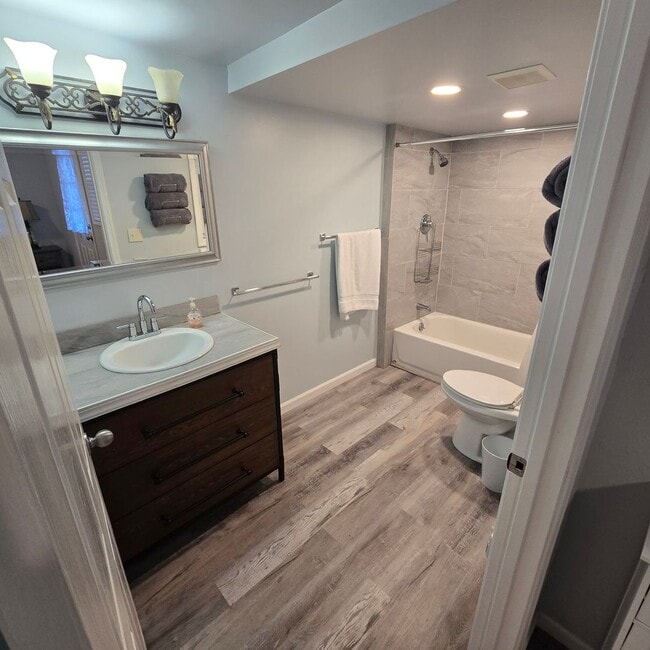 Building Photo - 1304 Worden Ave