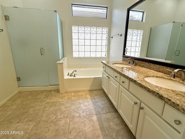 Building Photo - 4208 E Hamblin Dr