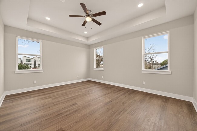 Building Photo - 1504 Hussion St