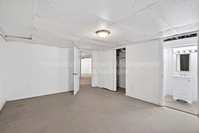 Building Photo - 1810 Mora Ln