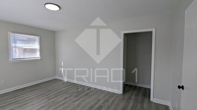 Building Photo - Renovated 3bed/1bath in Greensboro!