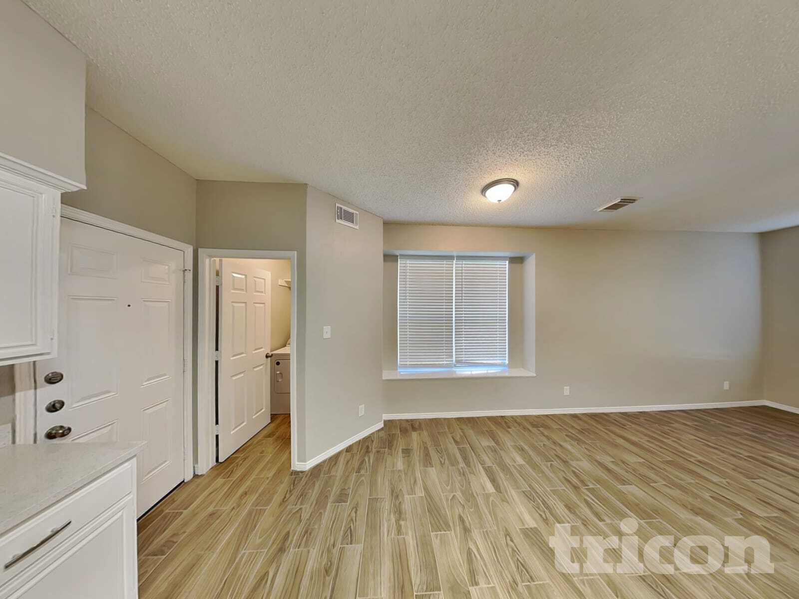 Building Photo - 317 Meandering Way Ct