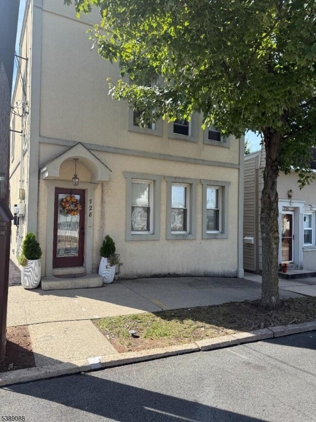 Primary Photo - 728 3rd Ave