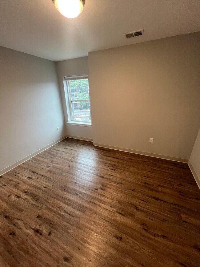 Building Photo - 12 Florence St