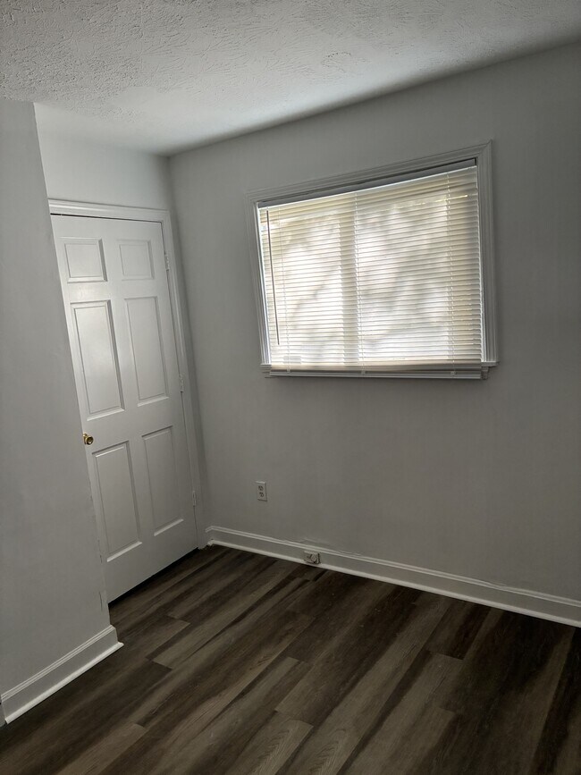 Building Photo - 116 S 45th St