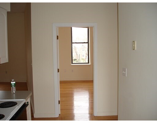 Building Photo - 3 Forest St