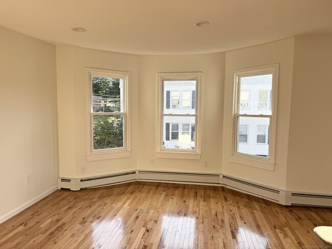 Building Photo - 450 Allen St