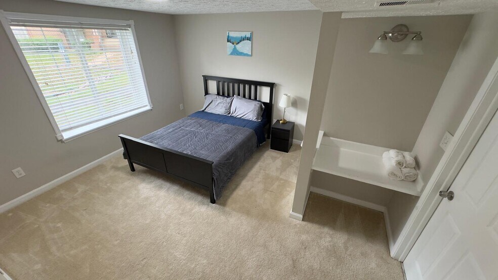 Building Photo - 8382 Brockham Dr