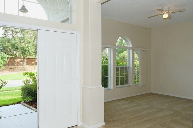 Building Photo - Beautiful, 3/2, single family, waterfront ...