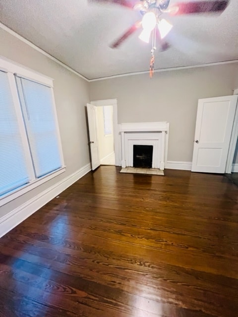 Spacious master bedroom - 2012 Central Ave