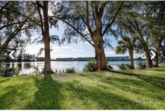 Building Photo - 10090 NW 80th Ct