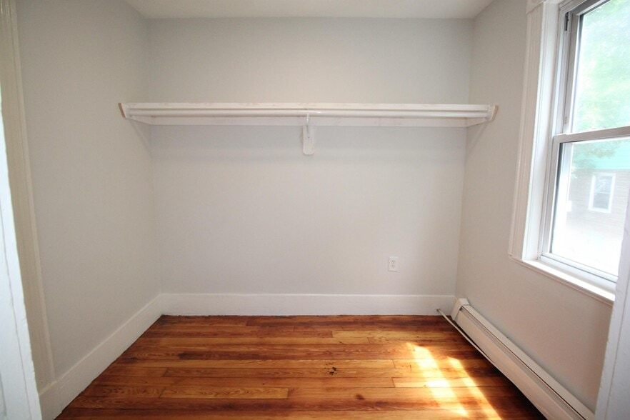 Building Photo - 12 Albion Pl