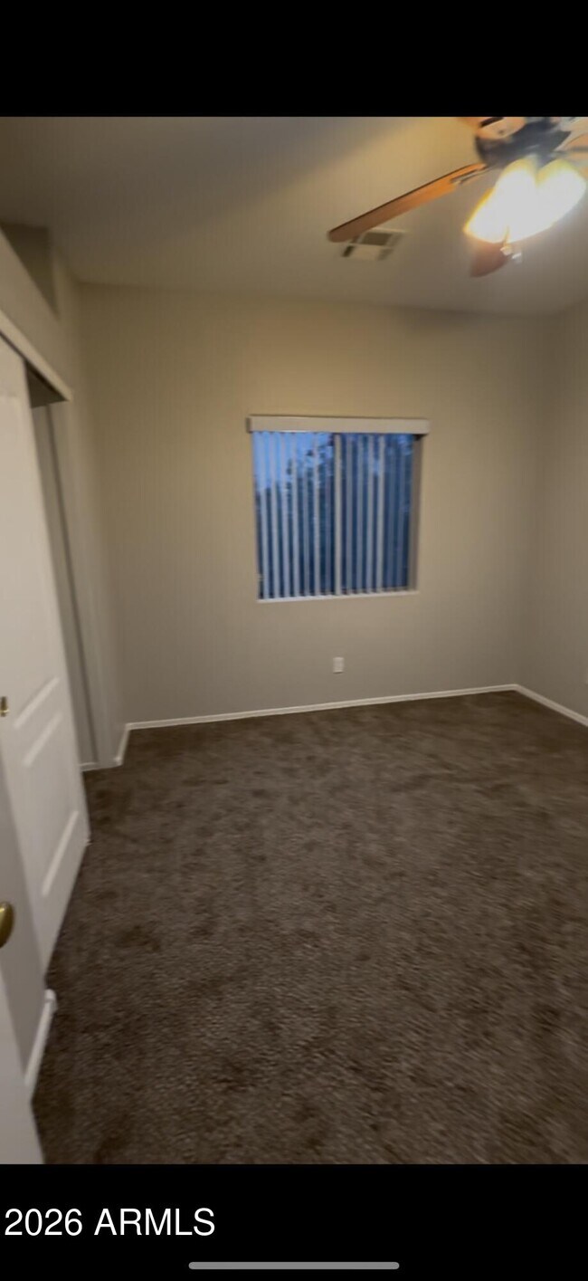 Building Photo - 1015 S Val Vista Dr