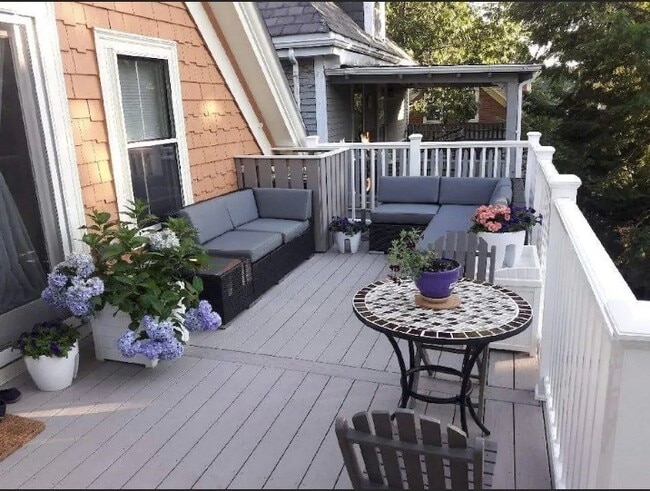 Building Photo - 3 Hagar St