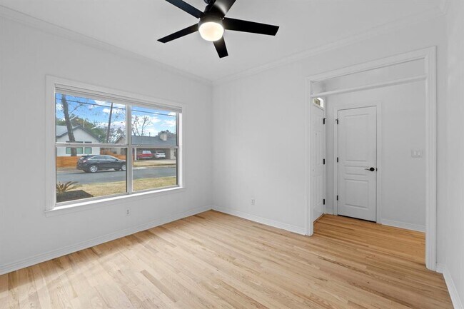 Building Photo - 5512 William Holland Ave