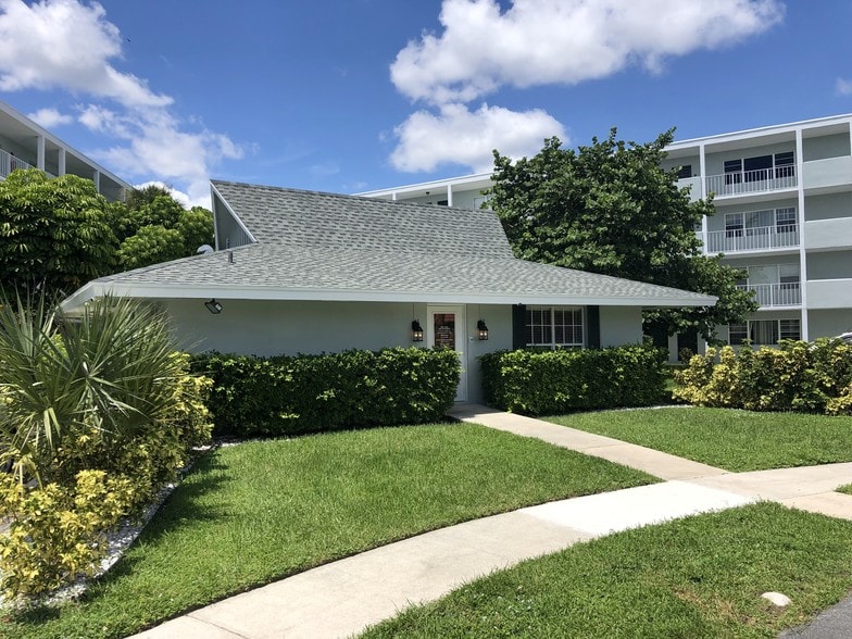 Building Photo - West Palm Lane Apartments