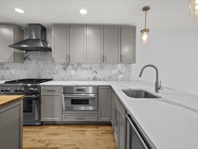 Building Photo - 50 Hichborn St