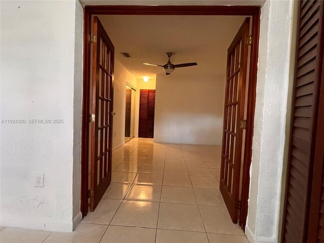 Building Photo - 819 NE 214th Ln