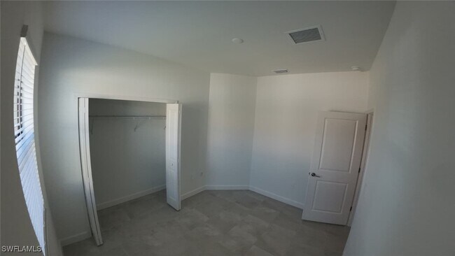 Building Photo - 19552 Hinkley Dr