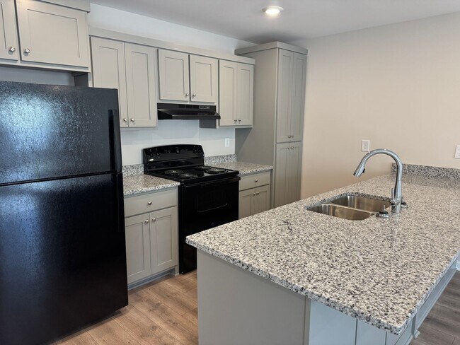 Building Photo - 205 Mountaindale Dr