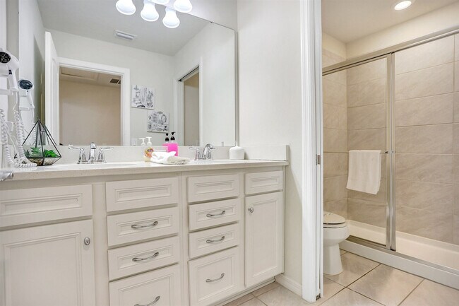 Building Photo - 5548 Misty Oak Cir