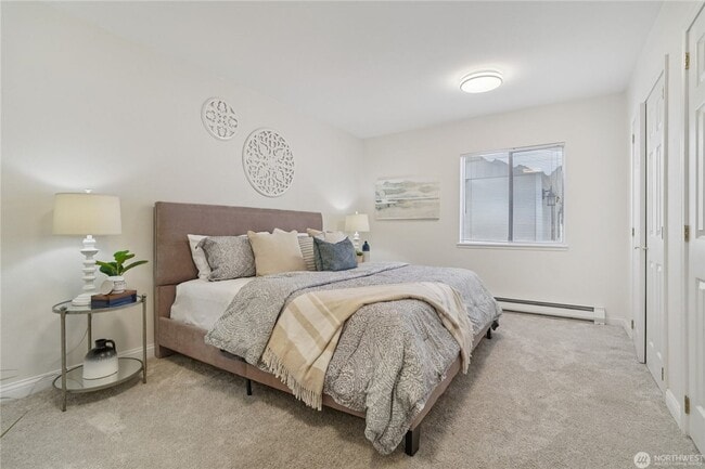 Building Photo - Amazing 3 br rambler w/ garage on LARGE fenced lot!