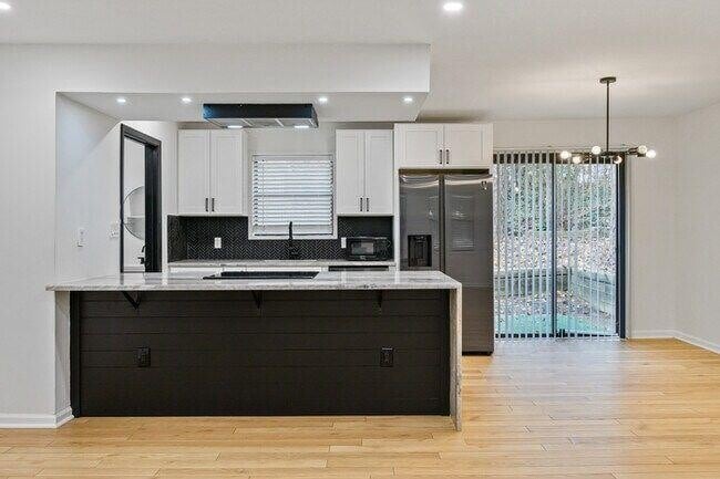 Building Photo - 1520 Springwood Dr SE