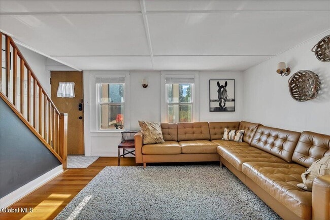 Building Photo - 138 Elm St