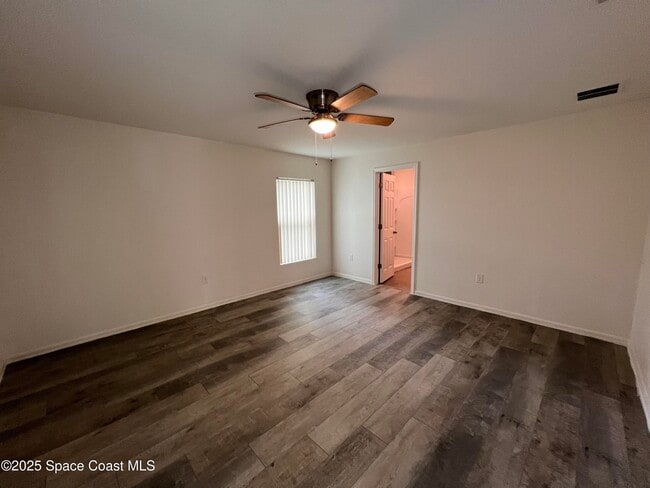 Building Photo - 1467 Depew St SE