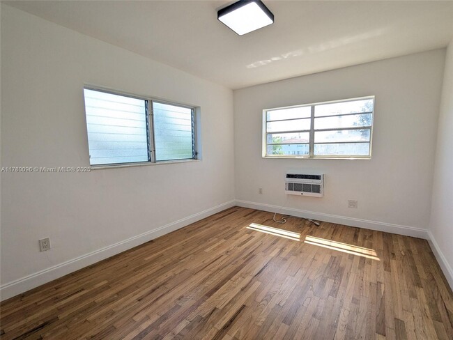 Building Photo - 7805 Crespi Blvd