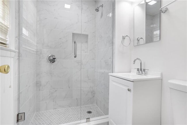 Building Photo - 3075 Stratford Arms Dr