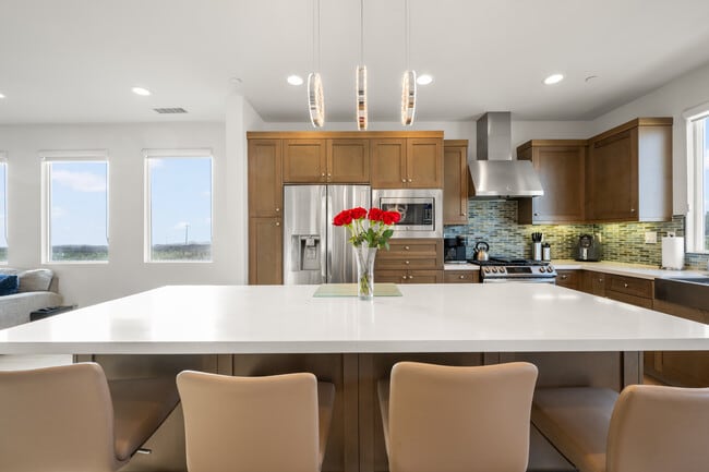 Building Photo - 1068 Hampton Dr