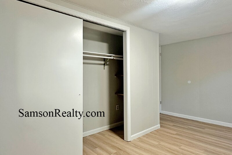 Building Photo - 72 Hillside Ave