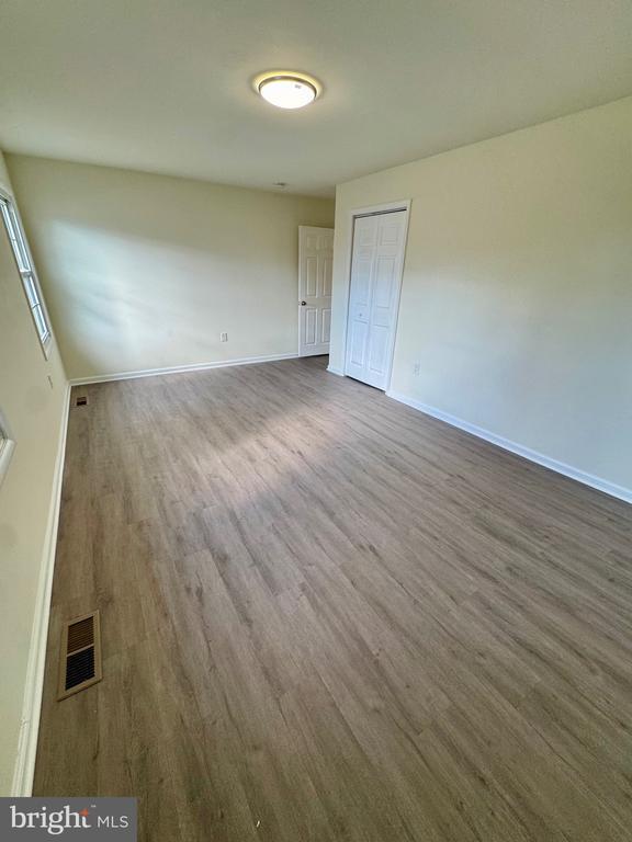 Building Photo - 1040 Springhill Way