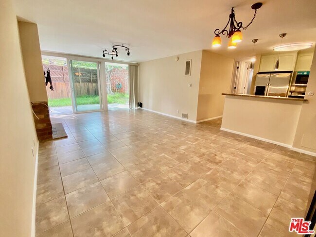 Building Photo - 6375 Green Valley Cir