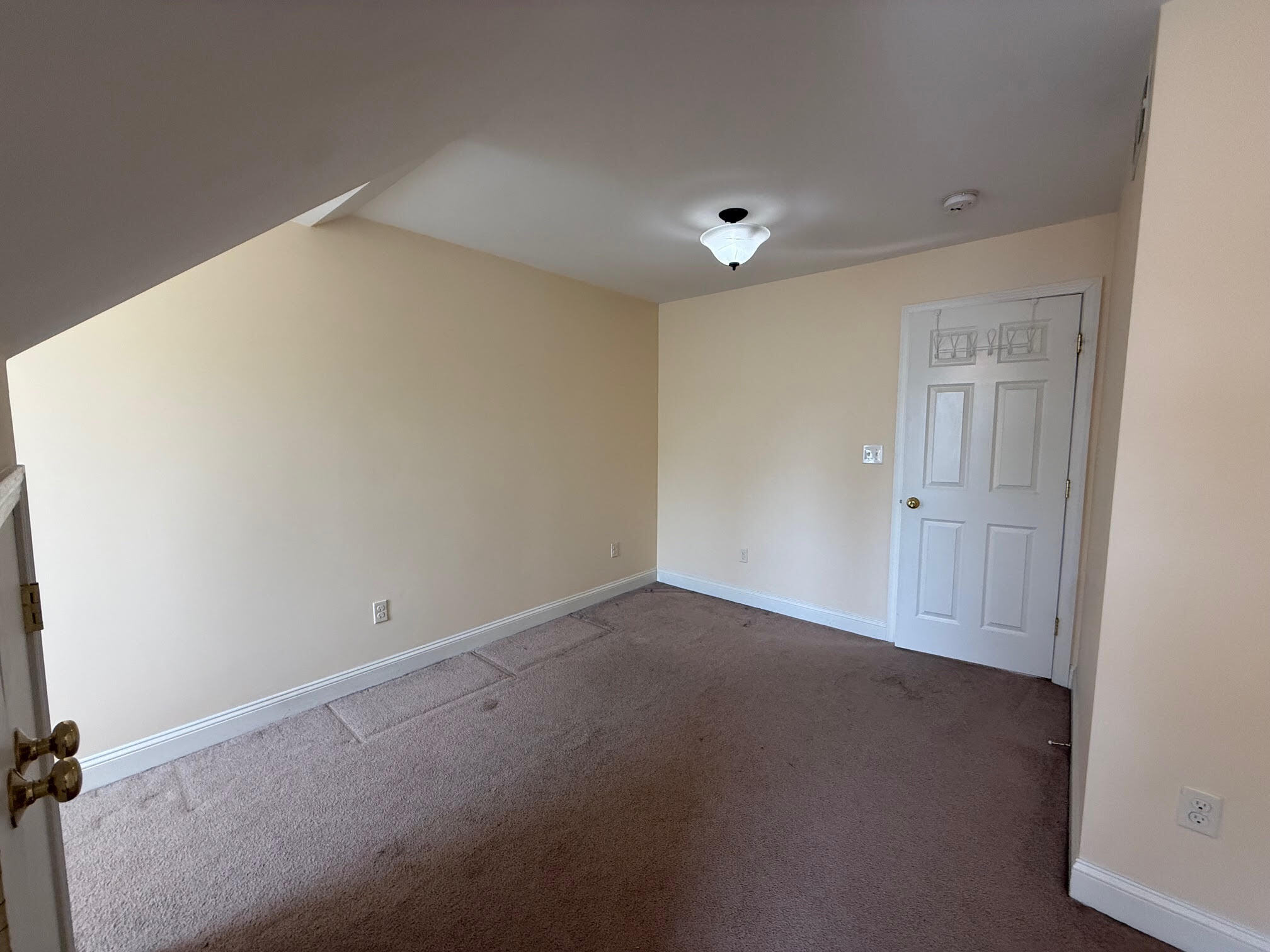 Building Photo - 34 Bingham Ave