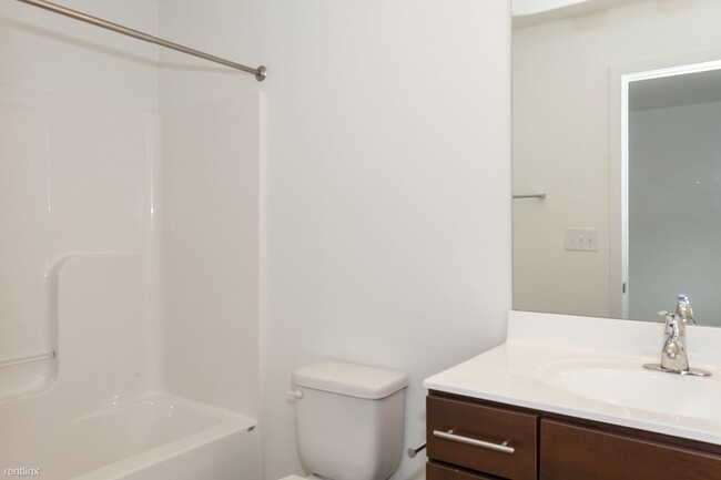 Building Photo - 4 br, 3.5 bath House - 866 Estes St