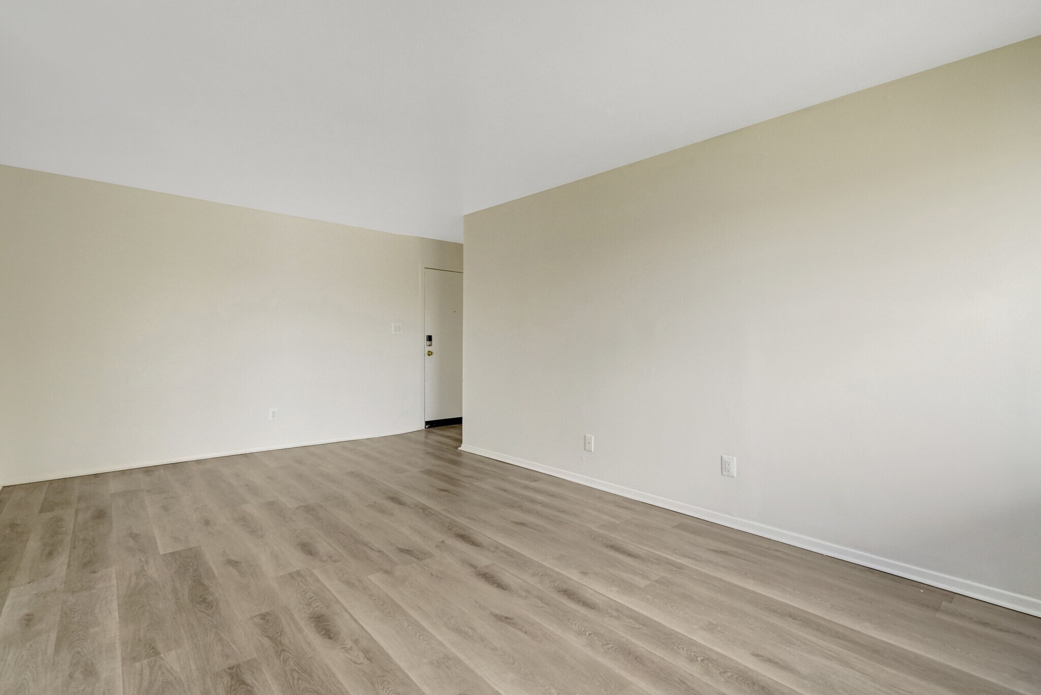 Building Photo - 2904 Kings Chapel Rd