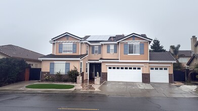 Building Photo - 312 Wetlands Edge Rd