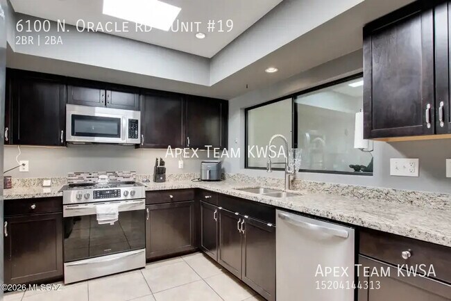 Building Photo - 6100 N Oracle Rd