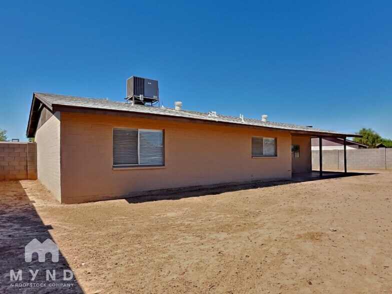 Building Photo - 8048 W Clayton Dr