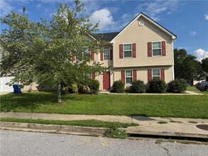 Building Photo - 2763 S Hills