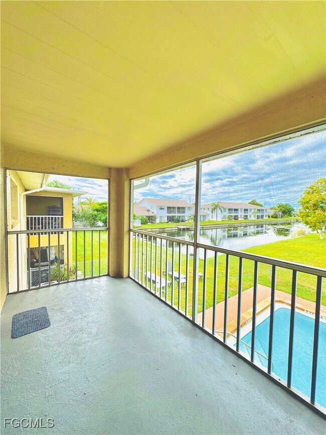 Building Photo - 706 SE 13th Ct