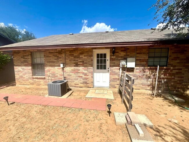 Primary Photo - 306 La Herradura Ct