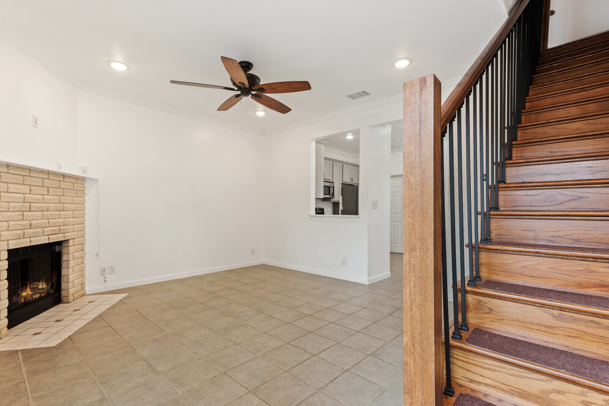 Building Photo - 1307 Kinney Ave