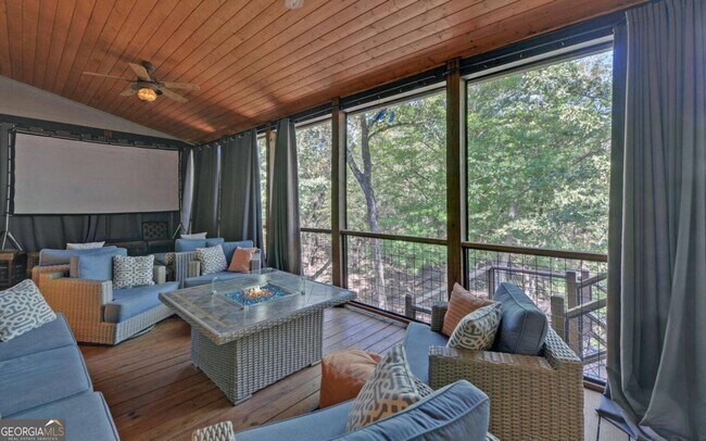 Building Photo - 675 Freedom Heights Dr